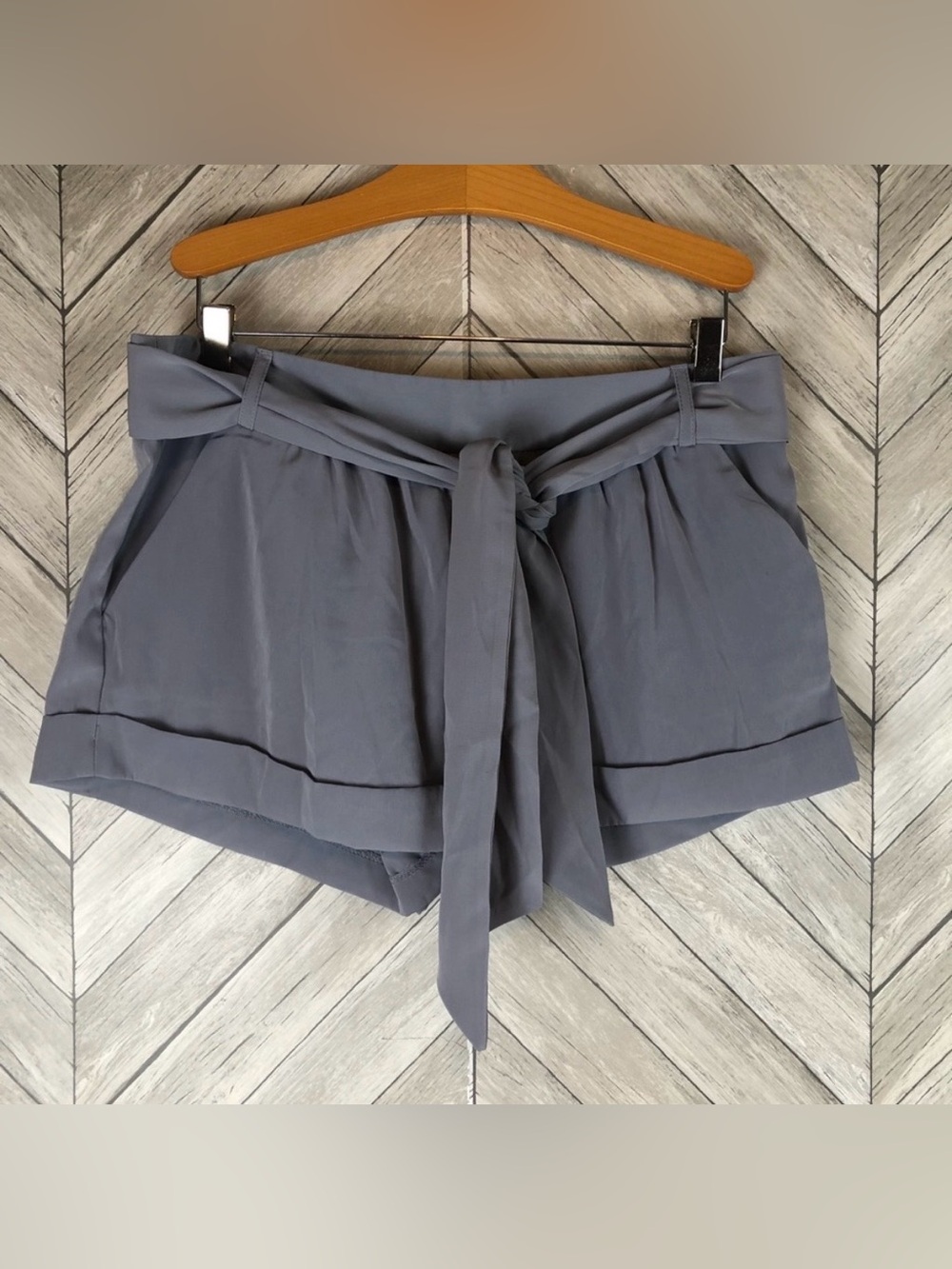 Express Women's Tie-Waist Gray Shorts, NWT